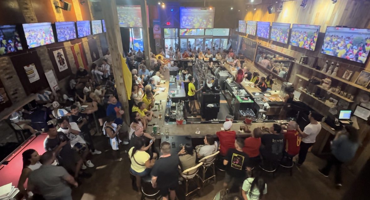 SandBar + Kitchen Interior